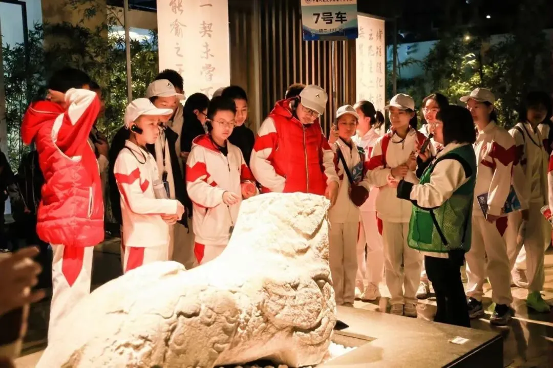 六朝古韵南京行 科技怀铸家国安 | 初二年级南京研学课程-第30张图片-四季读书网 六朝古韵南京行 科技怀铸家国安 | 初二年级南京研学课程-第30张图片-四季读书网