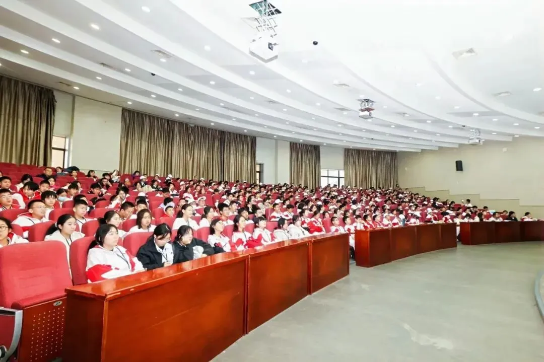 六朝古韵南京行 科技怀铸家国安 | 初二年级南京研学课程-第53张图片-四季读书网 六朝古韵南京行 科技怀铸家国安 | 初二年级南京研学课程-第53张图片-四季读书网