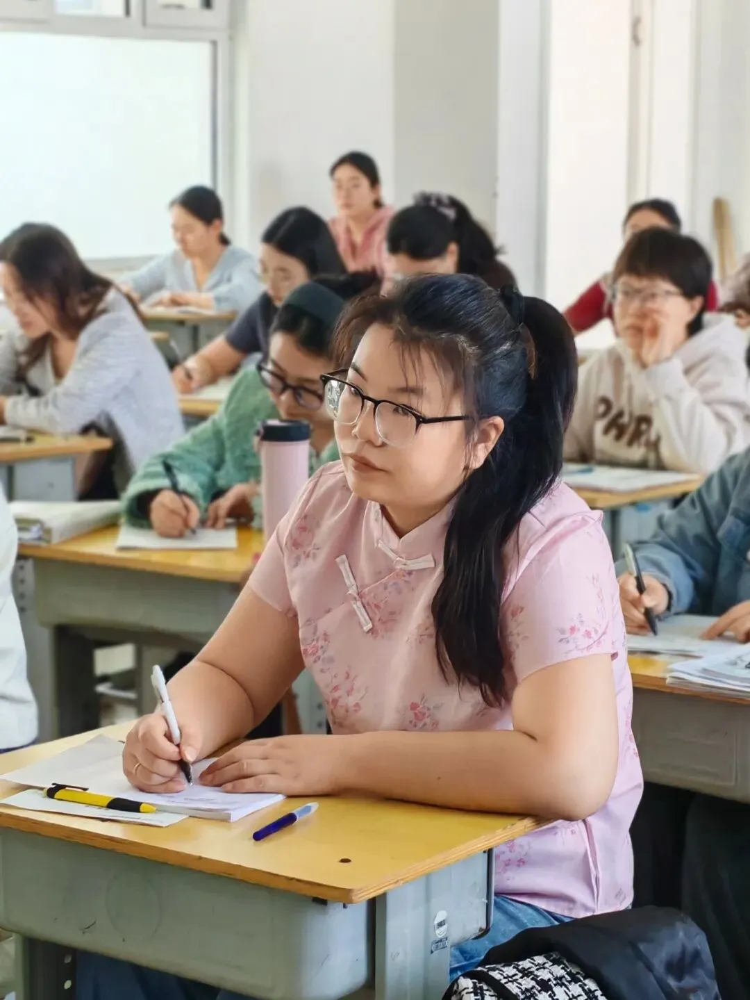 研析高考明方向,深耕课堂促提升|武邑宏达东方学校开展学科大教研活动(语数外)-第28张图片-四季读书网 研析高考明方向,深耕课堂促提升|武邑宏达东方学校开展学科大教研活动(语数外)-第28张图片-四季读书网