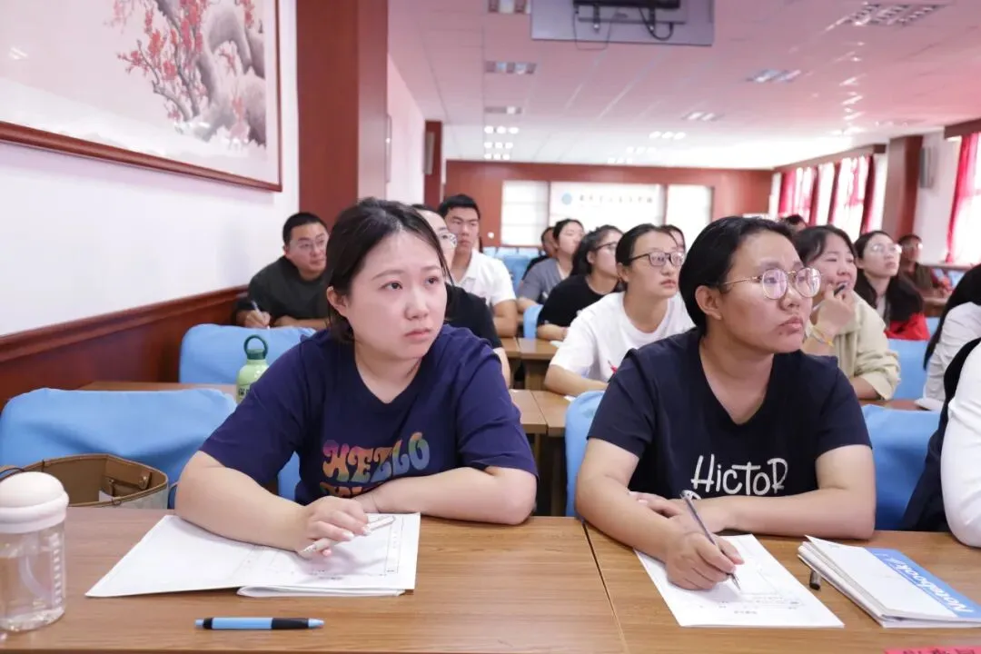 研析高考明方向,深耕课堂促提升|武邑宏达东方学校开展学科大教研活动(语数外)-第51张图片-四季读书网 研析高考明方向,深耕课堂促提升|武邑宏达东方学校开展学科大教研活动(语数外)-第51张图片-四季读书网