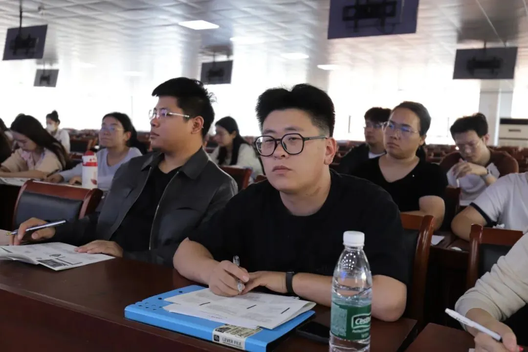 研析高考明方向,深耕课堂促提升|武邑宏达东方学校开展学科大教研活动(语数外)-第61张图片-四季读书网 研析高考明方向,深耕课堂促提升|武邑宏达东方学校开展学科大教研活动(语数外)-第61张图片-四季读书网