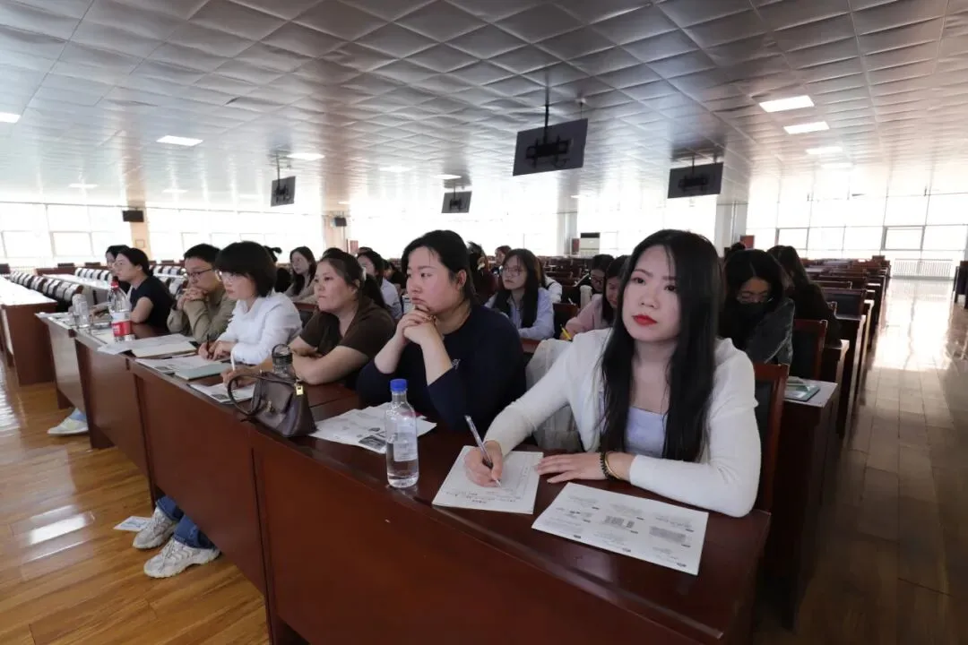 研析高考明方向,深耕课堂促提升|武邑宏达东方学校开展学科大教研活动(语数外)-第63张图片-四季读书网 研析高考明方向,深耕课堂促提升|武邑宏达东方学校开展学科大教研活动(语数外)-第63张图片-四季读书网
