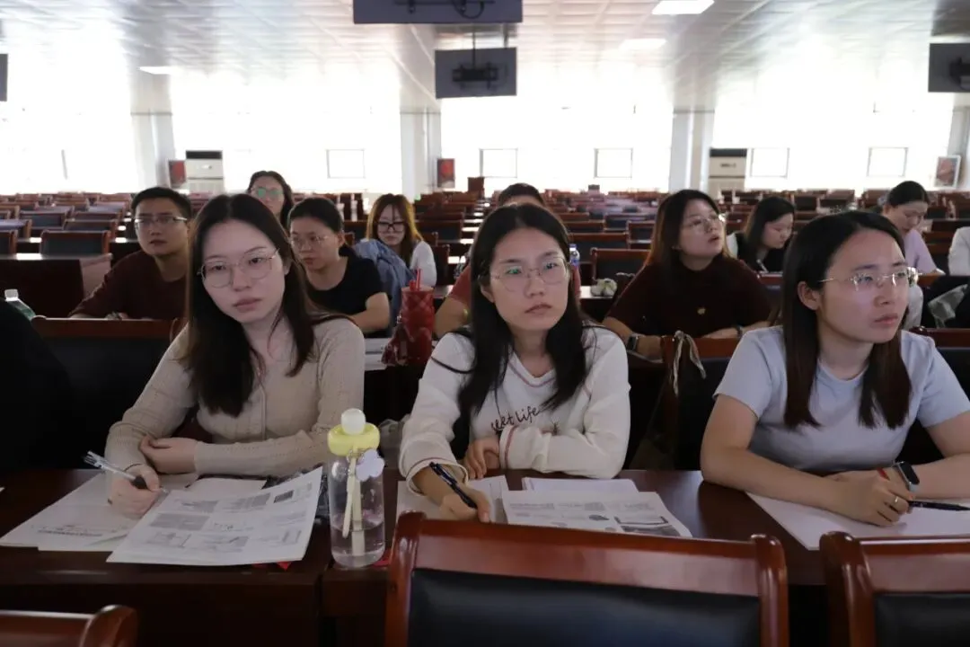 研析高考明方向,深耕课堂促提升|武邑宏达东方学校开展学科大教研活动(语数外)-第71张图片-四季读书网 研析高考明方向,深耕课堂促提升|武邑宏达东方学校开展学科大教研活动(语数外)-第71张图片-四季读书网