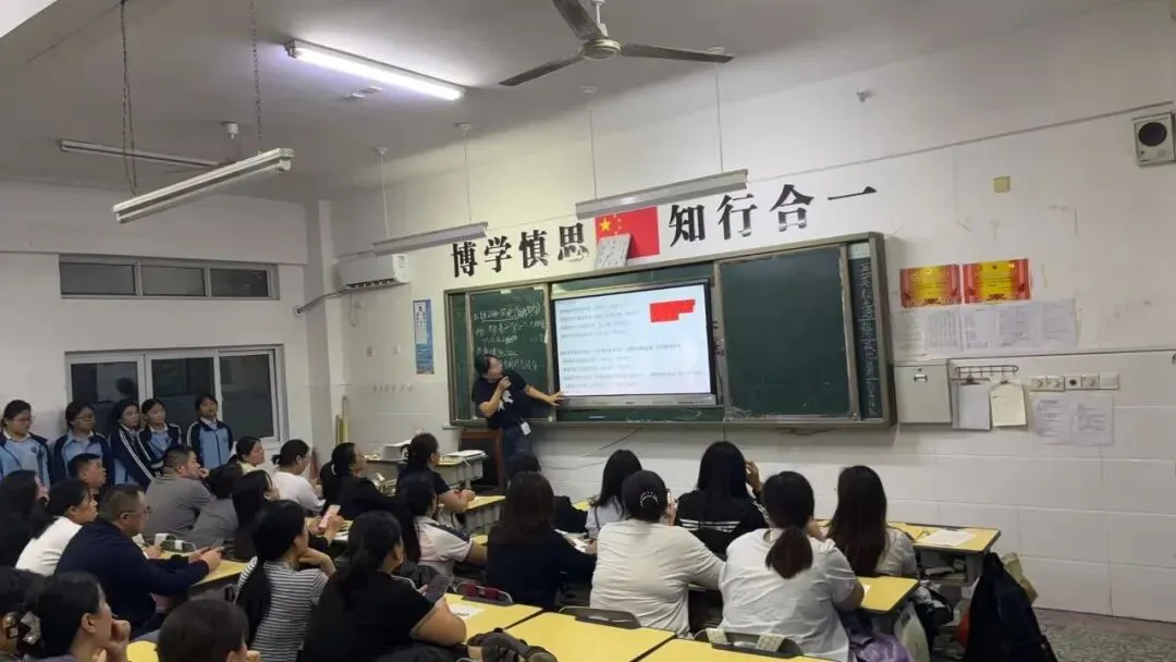 奋楫独行・榜样领航—开发区实验学校初二年级阶段性学习成长表彰大会暨家长会顺利召开-第42张图片-四季读书网