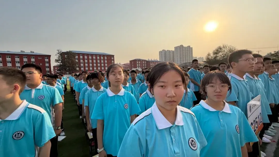 砺志争佳绩,扬帆赴远方——记联衡中学初二级部月考表彰大会-第4张图片-四季读书网 砺志争佳绩,扬帆赴远方——记联衡中学初二级部月考表彰大会-第4张图片-四季读书网