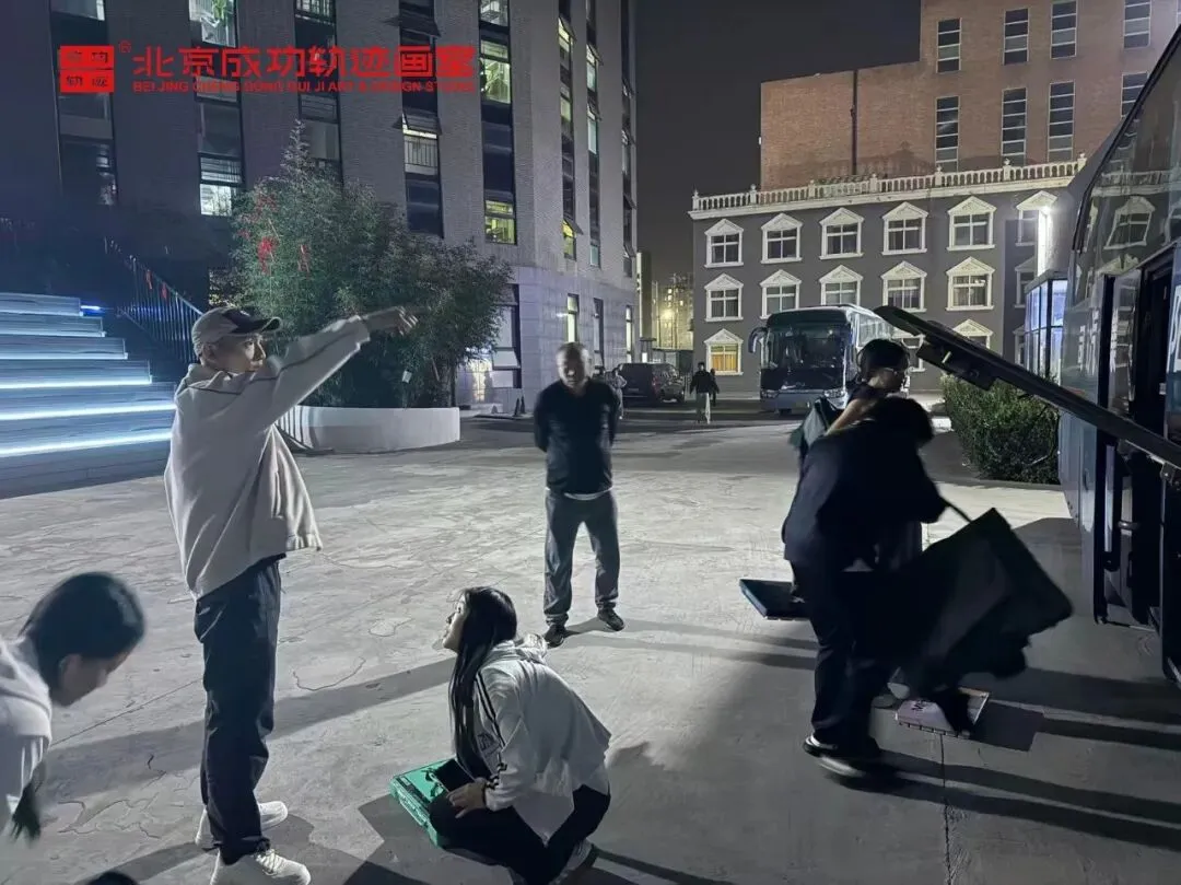 【成功轨迹画室·模考带队纪实】万人同场,执笔为刃!我们向梦而行,为联考而战!-第16张图片-四季读书网