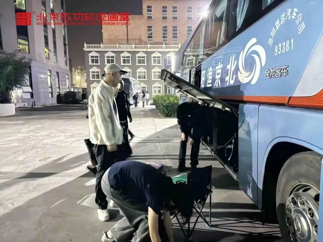 【成功轨迹画室·模考带队纪实】万人同场,执笔为刃!我们向梦而行,为联考而战!-第20张图片-四季读书网