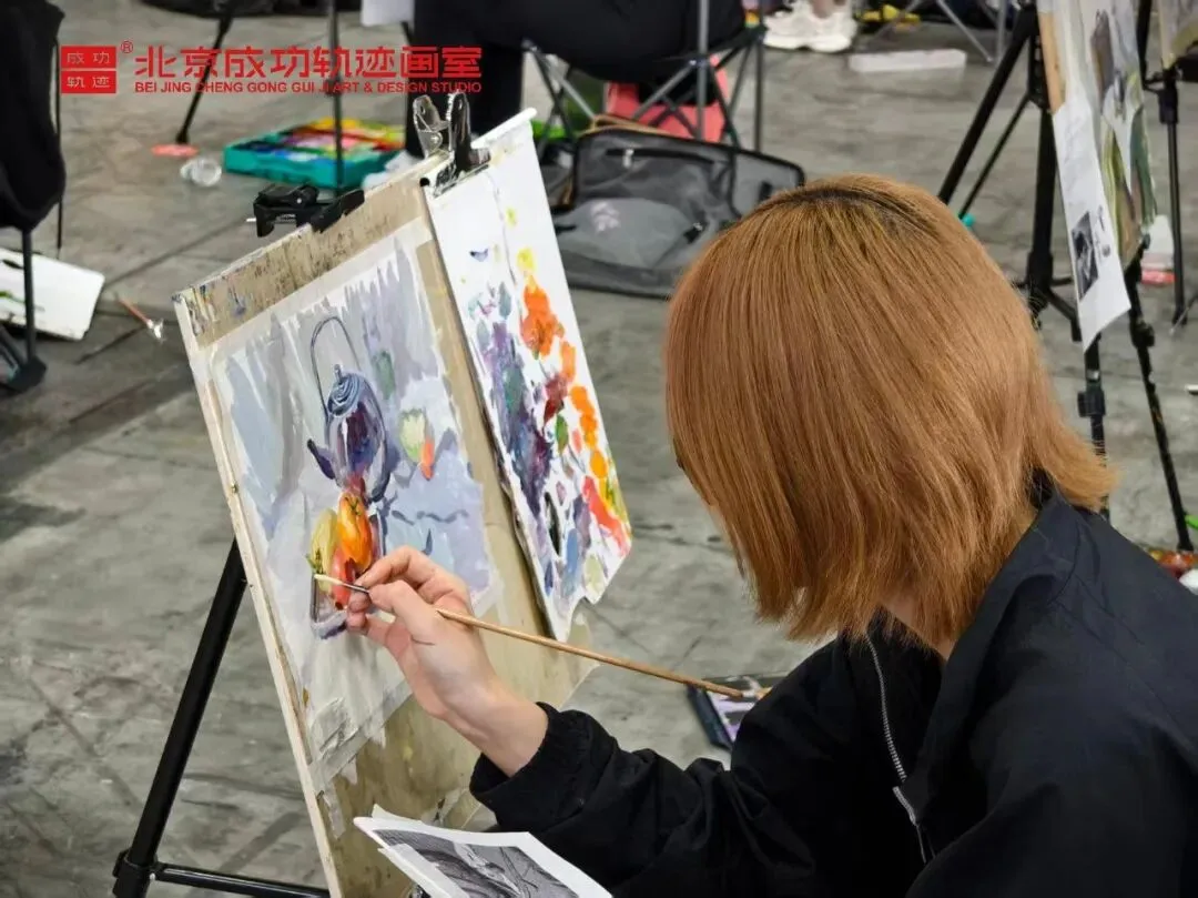 【成功轨迹画室·模考带队纪实】万人同场,执笔为刃!我们向梦而行,为联考而战!-第46张图片-四季读书网