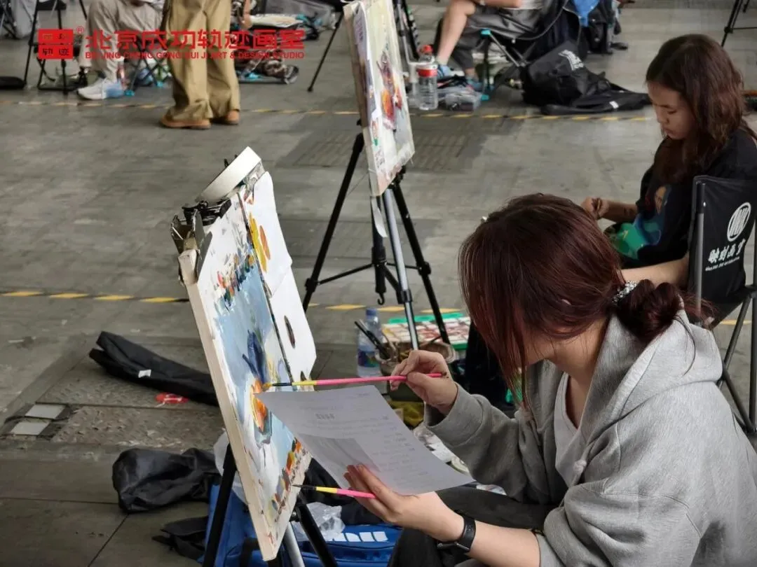 【成功轨迹画室·模考带队纪实】万人同场,执笔为刃!我们向梦而行,为联考而战!-第47张图片-四季读书网