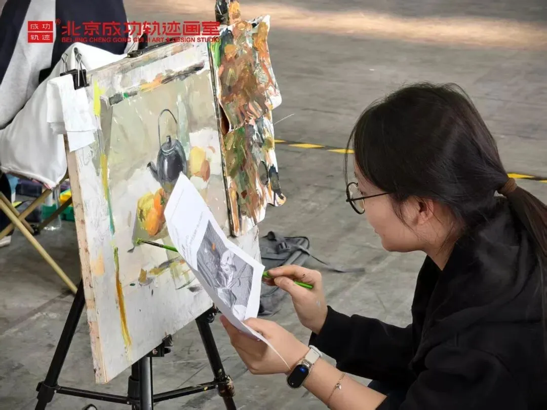 【成功轨迹画室·模考带队纪实】万人同场,执笔为刃!我们向梦而行,为联考而战!-第49张图片-四季读书网