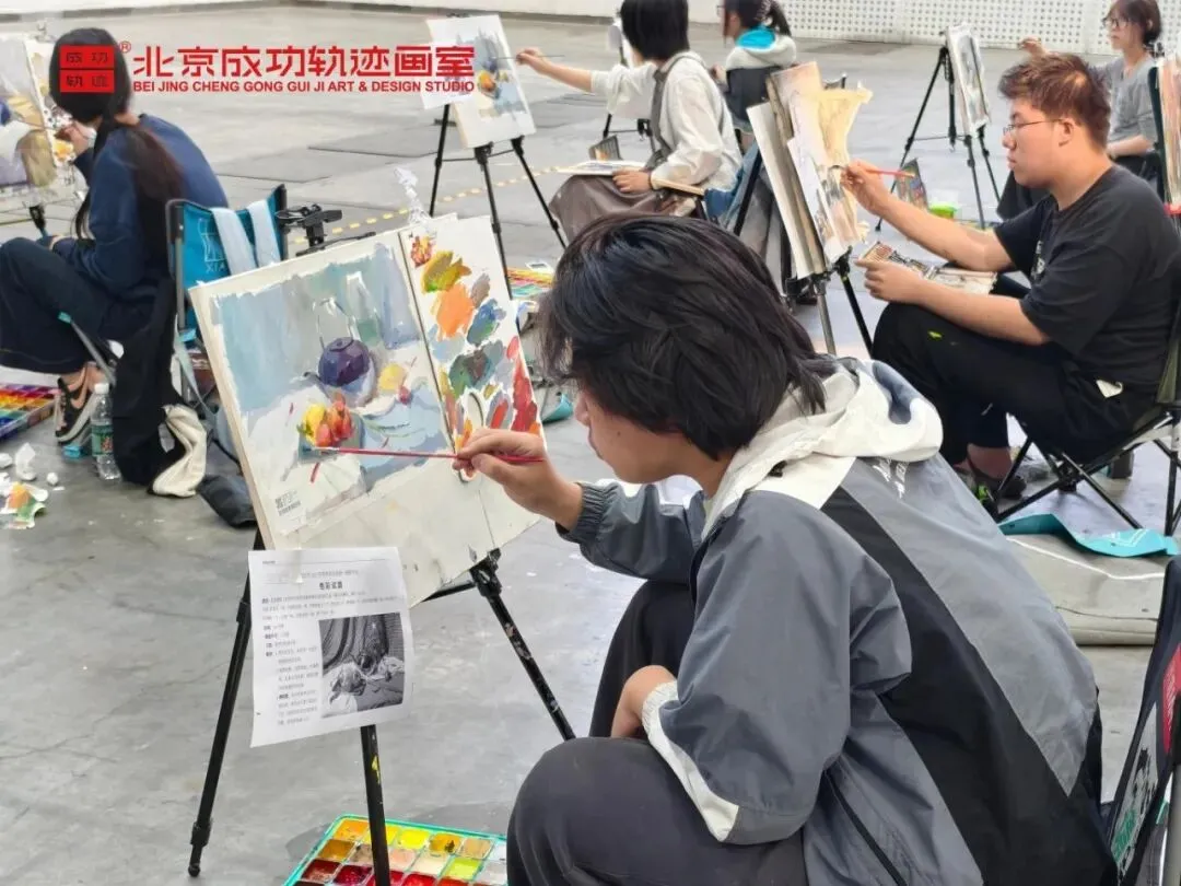 【成功轨迹画室·模考带队纪实】万人同场,执笔为刃!我们向梦而行,为联考而战!-第52张图片-四季读书网