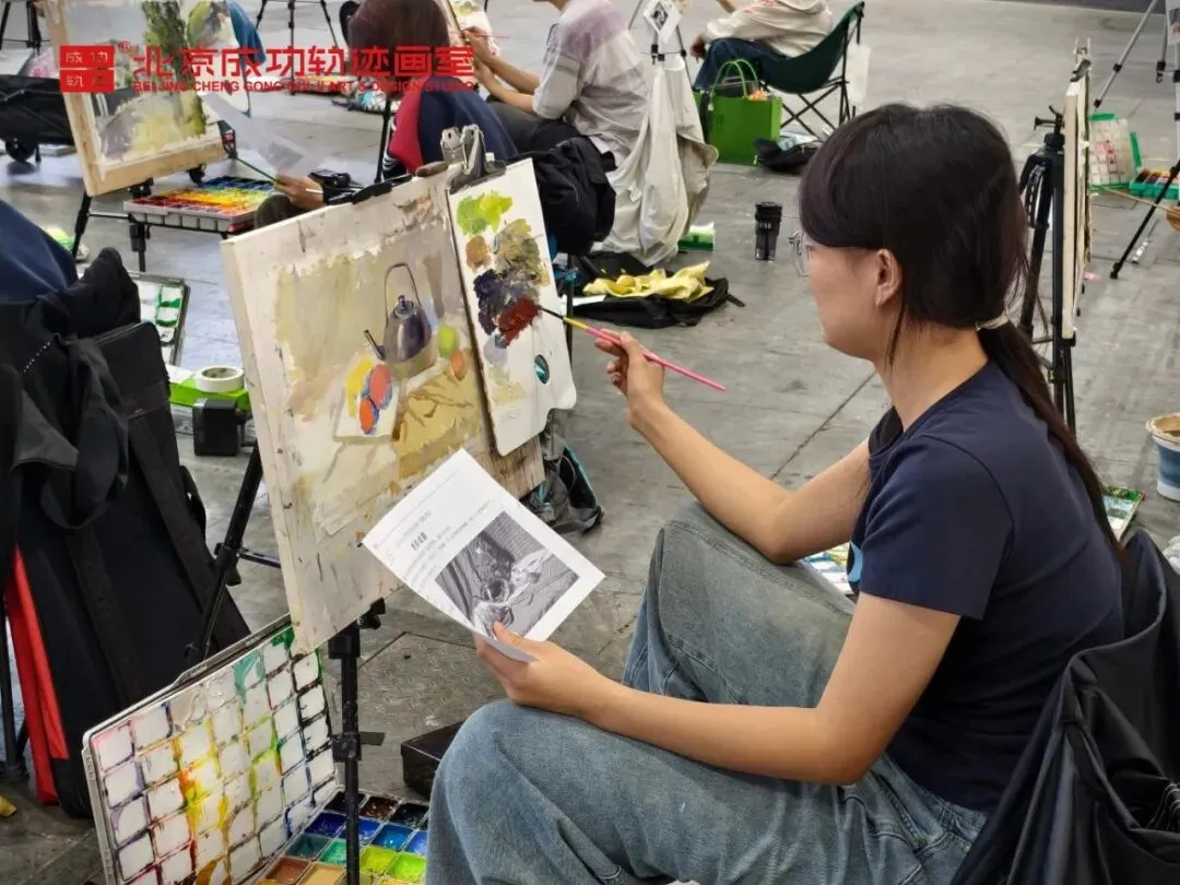 【成功轨迹画室·模考带队纪实】万人同场,执笔为刃!我们向梦而行,为联考而战!-第54张图片-四季读书网