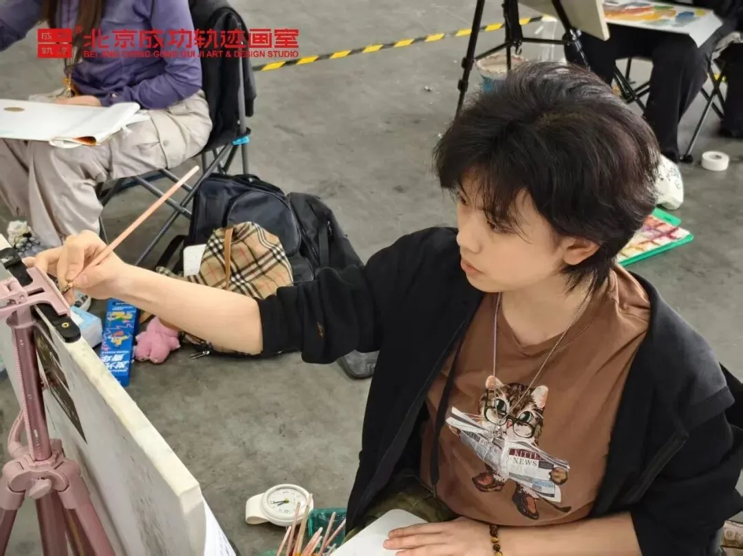 【成功轨迹画室·模考带队纪实】万人同场,执笔为刃!我们向梦而行,为联考而战!-第57张图片-四季读书网