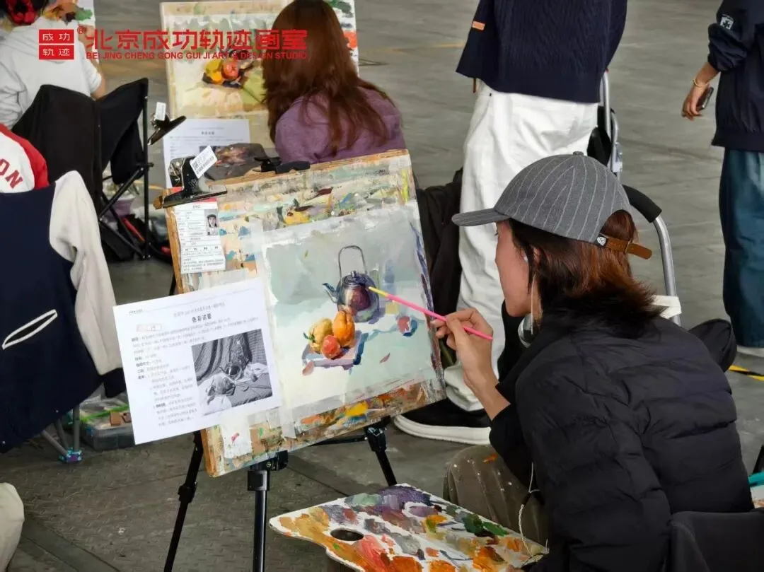 【成功轨迹画室·模考带队纪实】万人同场,执笔为刃!我们向梦而行,为联考而战!-第59张图片-四季读书网