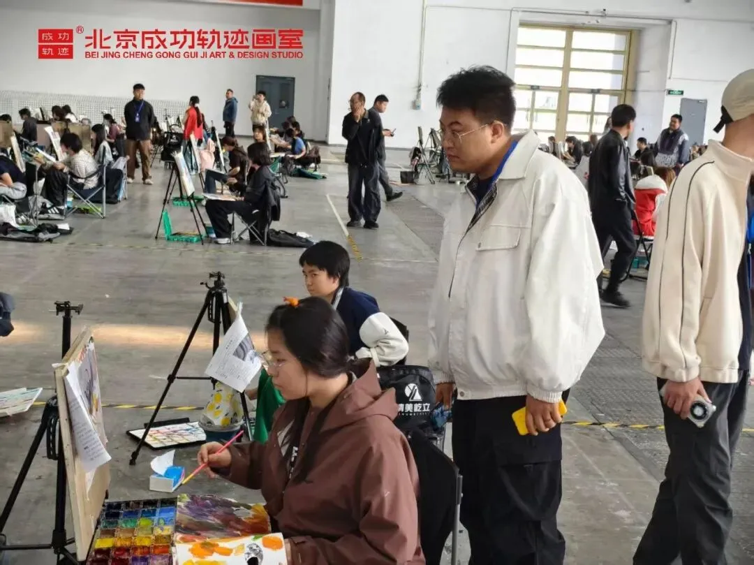 【成功轨迹画室·模考带队纪实】万人同场,执笔为刃!我们向梦而行,为联考而战!-第64张图片-四季读书网