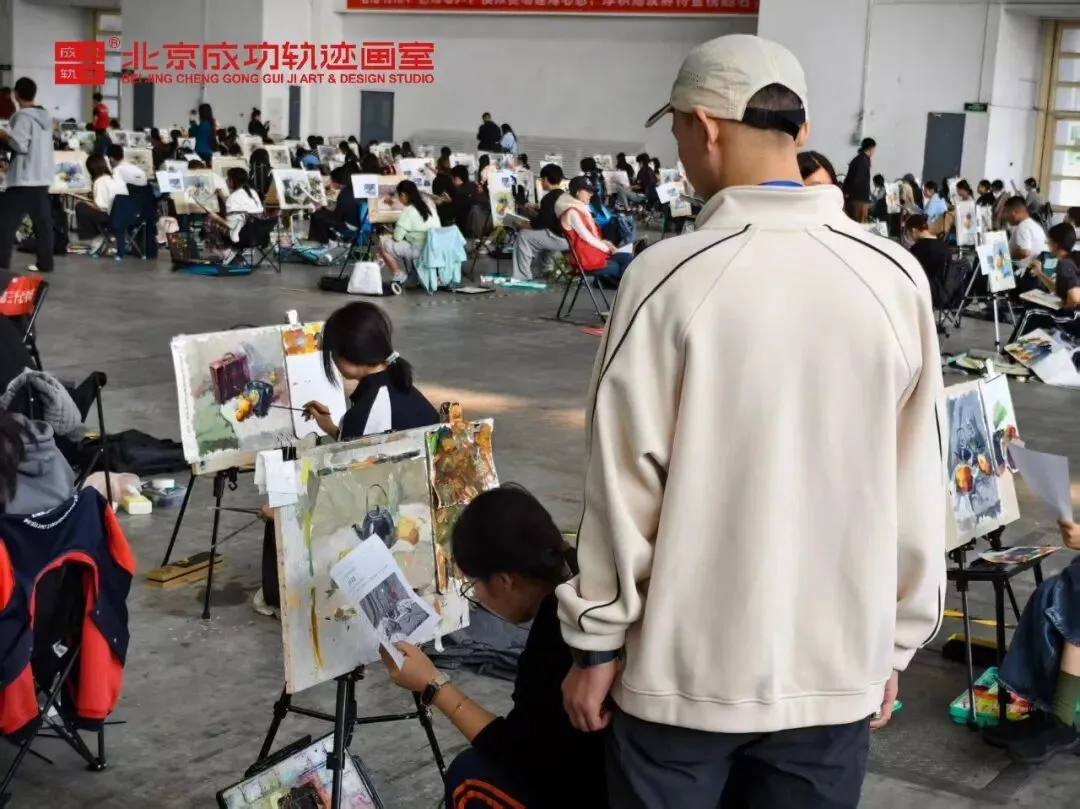 【成功轨迹画室·模考带队纪实】万人同场,执笔为刃!我们向梦而行,为联考而战!-第68张图片-四季读书网