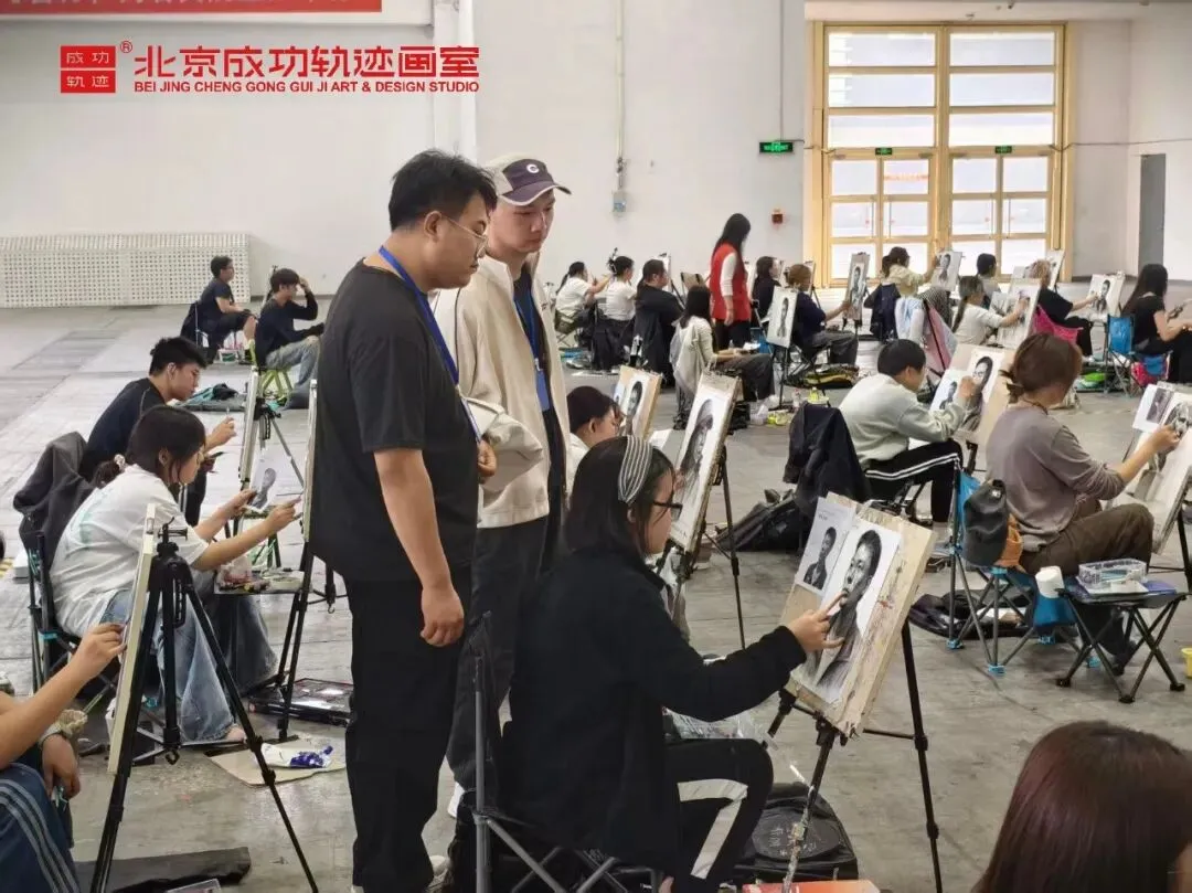 【成功轨迹画室·模考带队纪实】万人同场,执笔为刃!我们向梦而行,为联考而战!-第71张图片-四季读书网