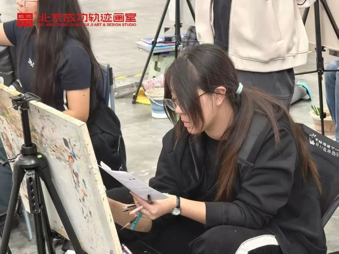 【成功轨迹画室·模考带队纪实】万人同场,执笔为刃!我们向梦而行,为联考而战!-第72张图片-四季读书网