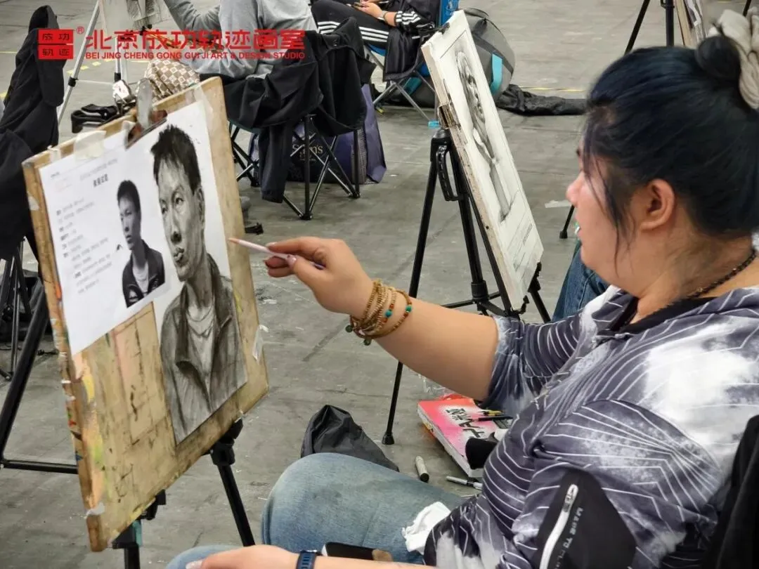 【成功轨迹画室·模考带队纪实】万人同场,执笔为刃!我们向梦而行,为联考而战!-第73张图片-四季读书网