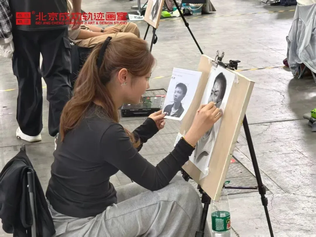 【成功轨迹画室·模考带队纪实】万人同场,执笔为刃!我们向梦而行,为联考而战!-第76张图片-四季读书网