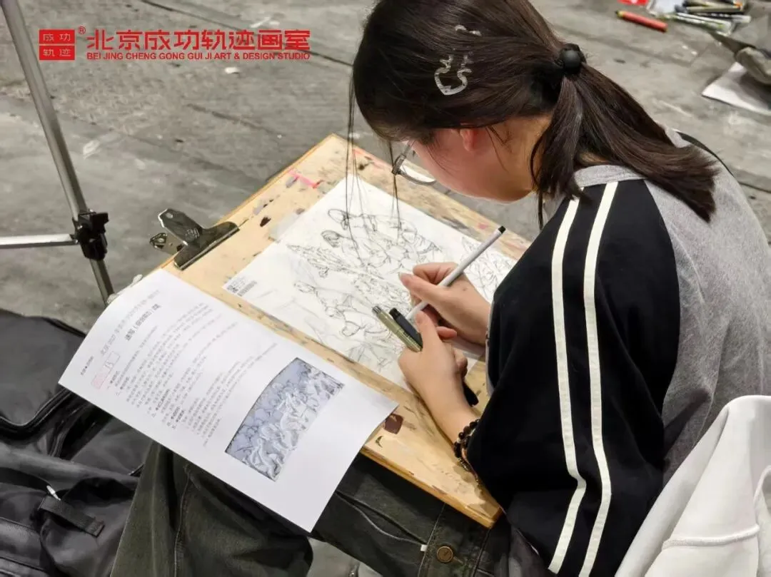 【成功轨迹画室·模考带队纪实】万人同场,执笔为刃!我们向梦而行,为联考而战!-第86张图片-四季读书网