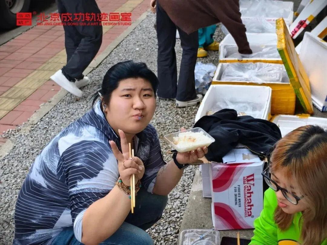 【成功轨迹画室·模考带队纪实】万人同场,执笔为刃!我们向梦而行,为联考而战!-第100张图片-四季读书网