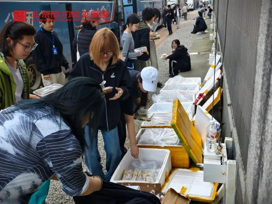 【成功轨迹画室·模考带队纪实】万人同场,执笔为刃!我们向梦而行,为联考而战!-第101张图片-四季读书网