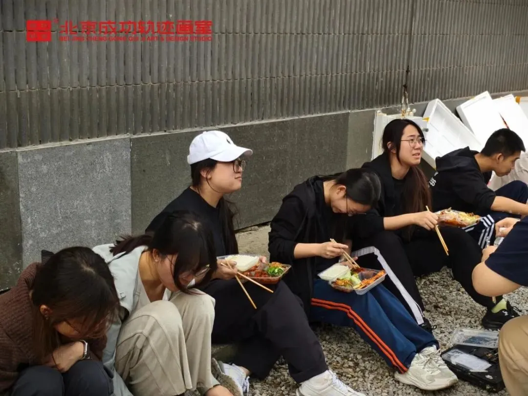 【成功轨迹画室·模考带队纪实】万人同场,执笔为刃!我们向梦而行,为联考而战!-第102张图片-四季读书网