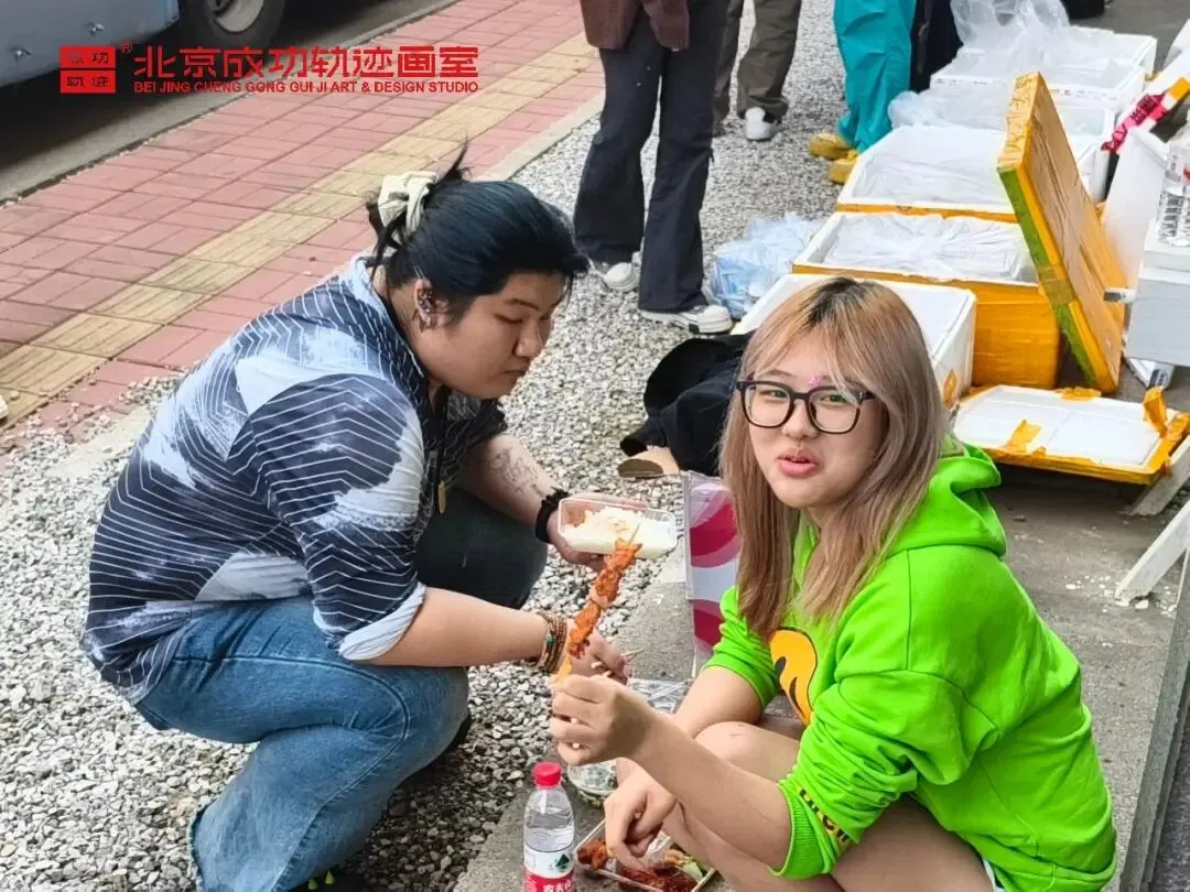 【成功轨迹画室·模考带队纪实】万人同场,执笔为刃!我们向梦而行,为联考而战!-第103张图片-四季读书网