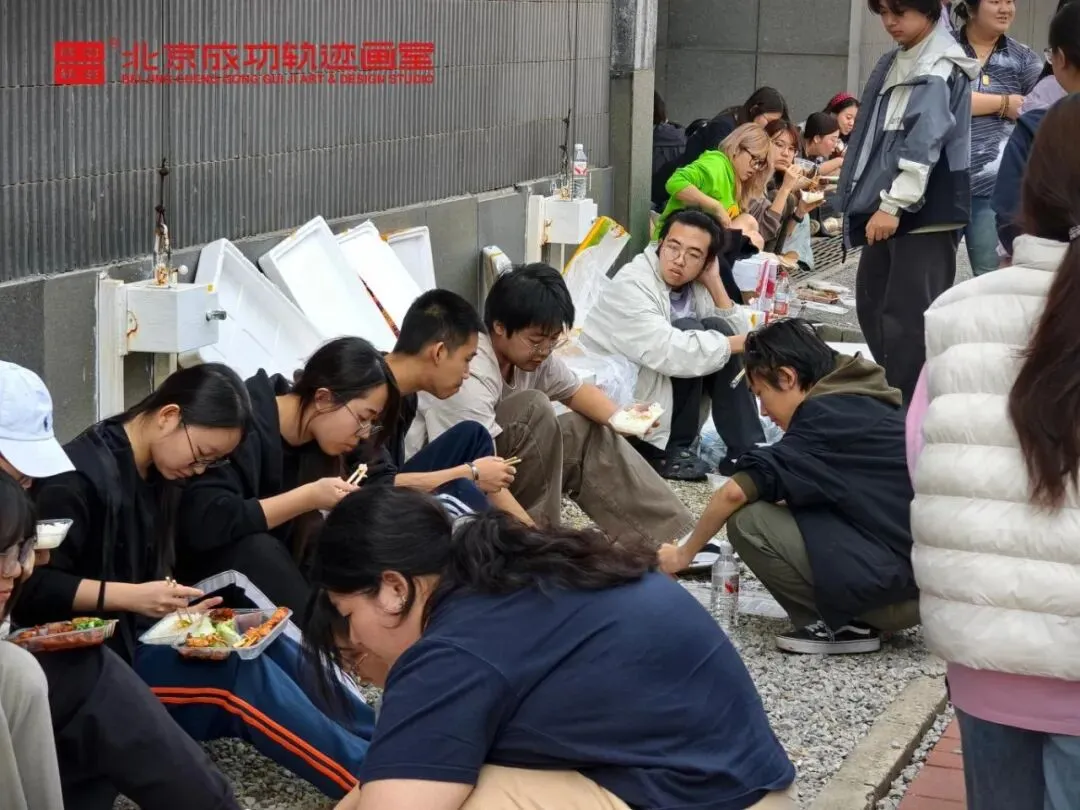 【成功轨迹画室·模考带队纪实】万人同场,执笔为刃!我们向梦而行,为联考而战!-第104张图片-四季读书网