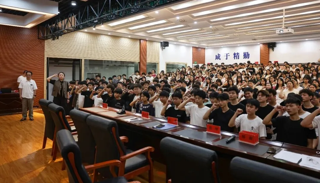 2027年技能高考学生动员大会圆满结束-第12张图片-四季读书网 2027年技能高考学生动员大会圆满结束-第12张图片-四季读书网