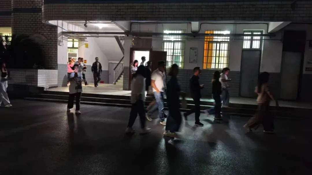 家校同心 接力中考|上渡街道铁牛学校召开八、九年级家长会-第19张图片-四季读书网 家校同心 接力中考|上渡街道铁牛学校召开八、九年级家长会-第19张图片-四季读书网