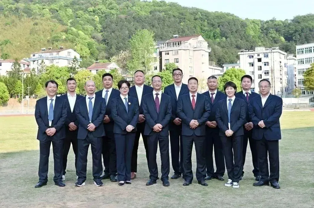 杭州这所重高高考成绩一直位居区内第二!近三年纯文化特控线上线人数平均190人,本科率95%以上!-第21张图片-四季读书网 杭州这所重高高考成绩一直位居区内第二!近三年纯文化特控线上线人数平均190人,本科率95%以上!-第21张图片-四季读书网