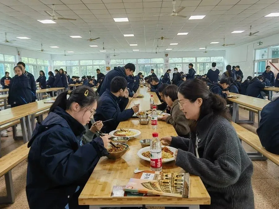 杭州这所重高高考成绩一直位居区内第二!近三年纯文化特控线上线人数平均190人,本科率95%以上!-第25张图片-四季读书网 杭州这所重高高考成绩一直位居区内第二!近三年纯文化特控线上线人数平均190人,本科率95%以上!-第25张图片-四季读书网