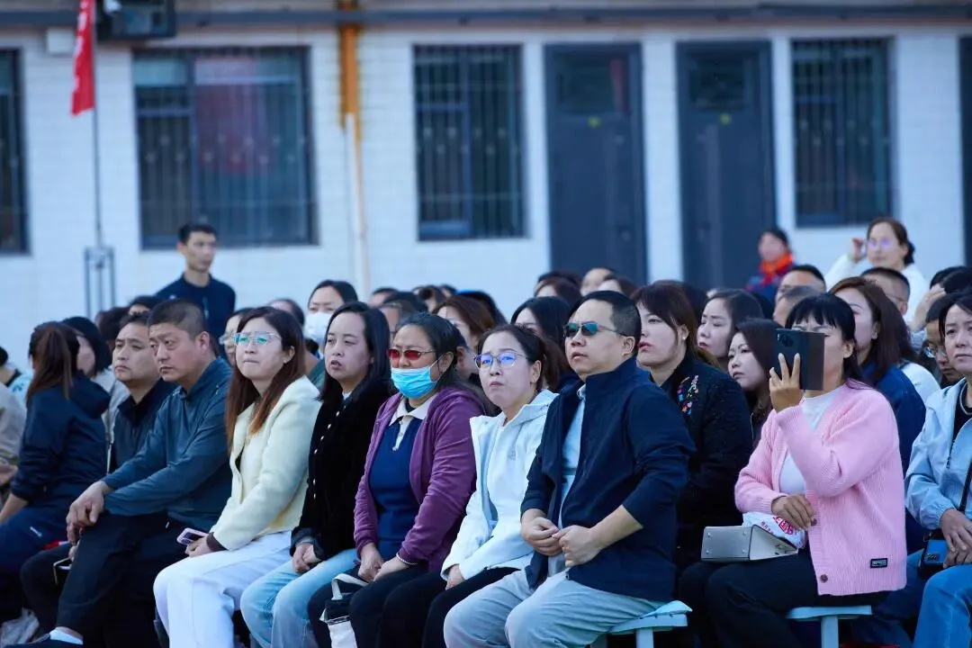 表彰励初心 逐梦向中考│离石区北城中学召开上一学年度优秀表彰暨2027年动员大会-第158张图片-四季读书网 表彰励初心 逐梦向中考│离石区北城中学召开上一学年度优秀表彰暨2027年动员大会-第158张图片-四季读书网