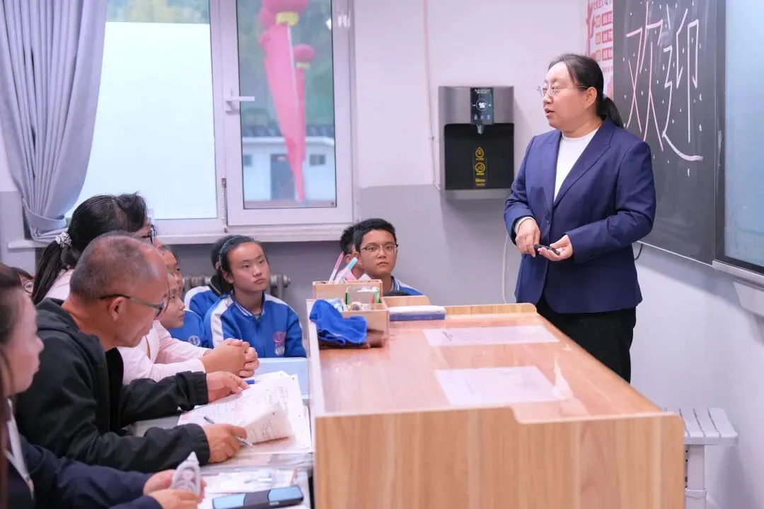 表彰励初心 逐梦向中考│离石区北城中学召开上一学年度优秀表彰暨2027年动员大会-第322张图片-四季读书网 表彰励初心 逐梦向中考│离石区北城中学召开上一学年度优秀表彰暨2027年动员大会-第322张图片-四季读书网
