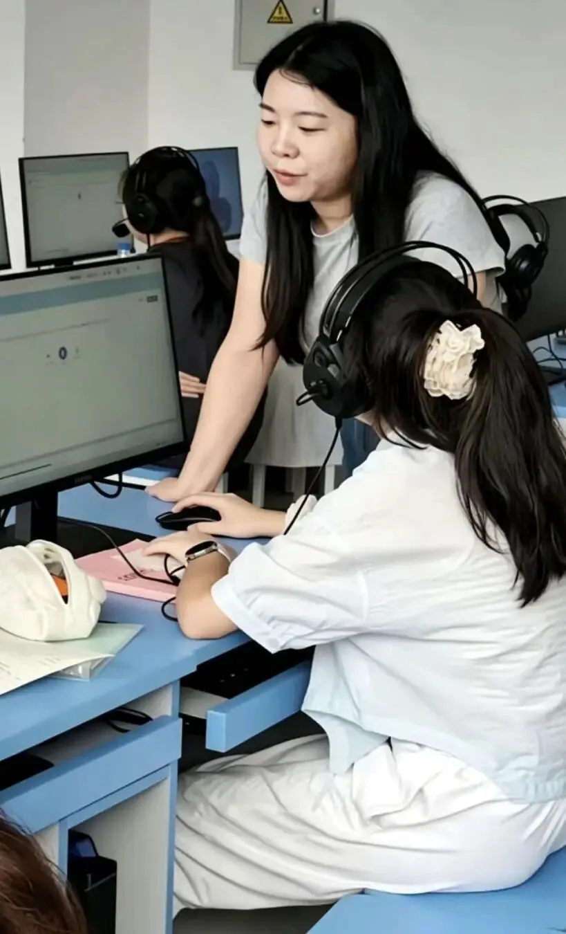 27届艺考生如何突围 | 高考听口短期集训营-第29张图片-四季读书网 27届艺考生如何突围 | 高考听口短期集训营-第29张图片-四季读书网