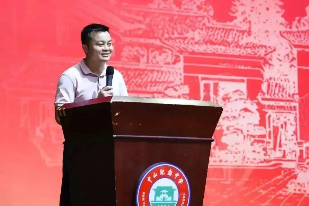 夏意正浓郁 青春更飞扬——我校初三年级举行毕业典礼活动-第4张图片-四季读书网 夏意正浓郁 青春更飞扬——我校初三年级举行毕业典礼活动-第4张图片-四季读书网