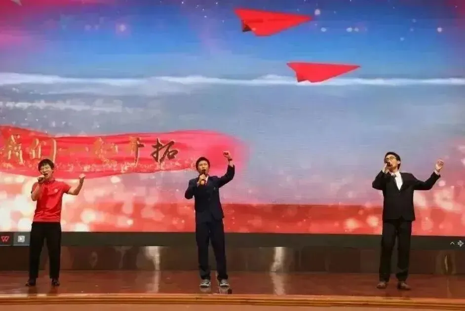 夏意正浓郁 青春更飞扬——我校初三年级举行毕业典礼活动-第14张图片-四季读书网 夏意正浓郁 青春更飞扬——我校初三年级举行毕业典礼活动-第14张图片-四季读书网