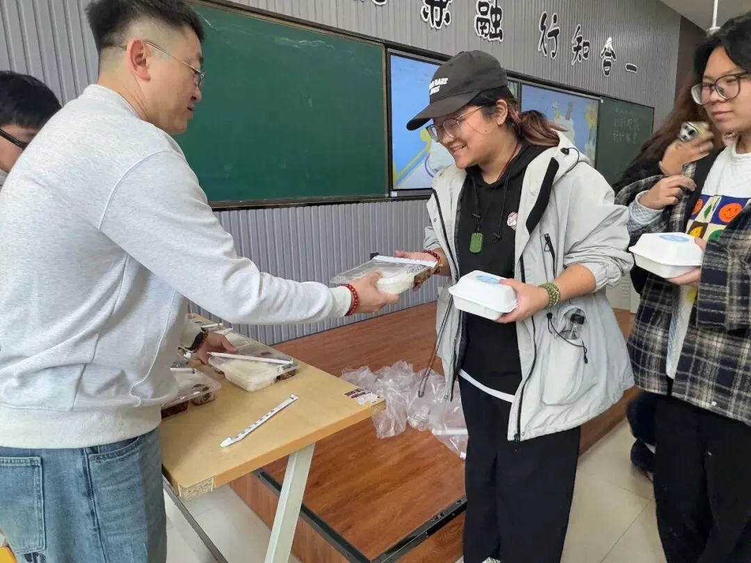 模考砺锋芒,执笔赴山海|黑龙江省2027届美术类第一次联合模拟考试-第40张图片-四季读书网