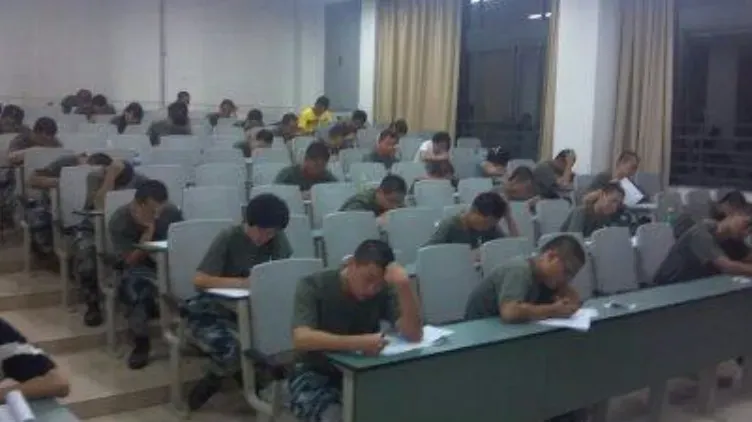 高考132分开学考仅12分,33分竟排前6%?-第5张图片-四季读书网