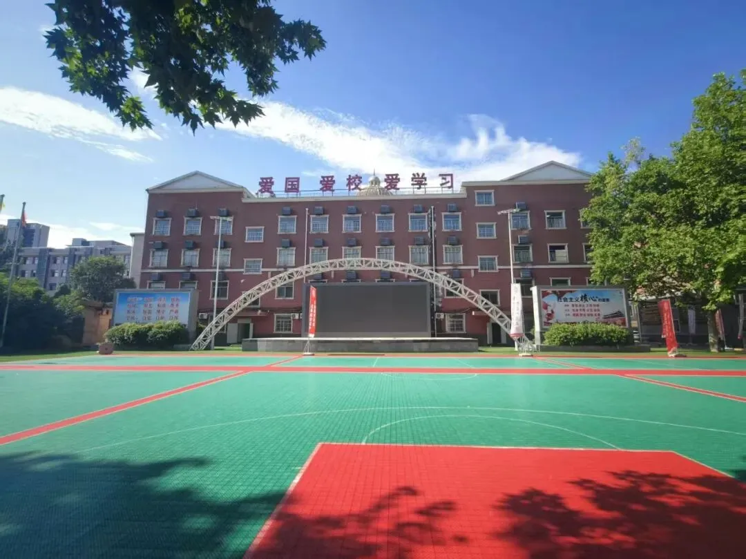 高考不是通往大学的唯一一条路-第1张图片-四季读书网 高考不是通往大学的唯一一条路-第1张图片-四季读书网