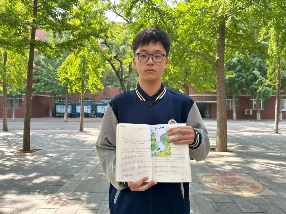 【乐学】丹青摹山水,尺素寄诗情——初二年级语文古诗文单元实践作品展-第15张图片-四季读书网 【乐学】丹青摹山水,尺素寄诗情——初二年级语文古诗文单元实践作品展-第15张图片-四季读书网