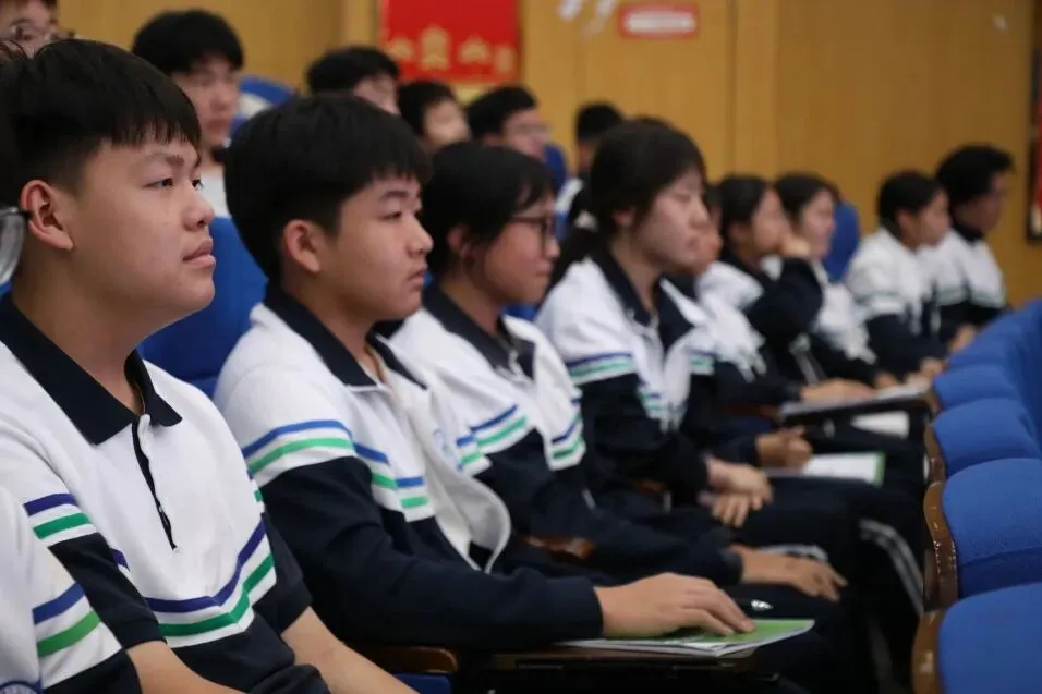 少年奋进承荣光 天辰初三再启航-第82张图片-四季读书网
