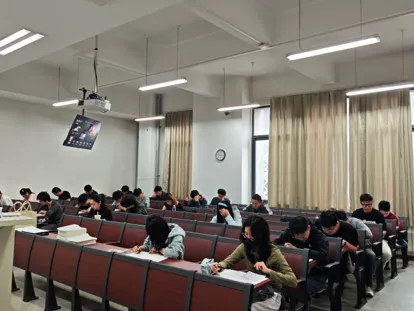 以模考促实战 以实训助备考——测绘学院组织开展国家公务员全真测试-第4张图片-四季读书网 以模考促实战 以实训助备考——测绘学院组织开展国家公务员全真测试-第4张图片-四季读书网
