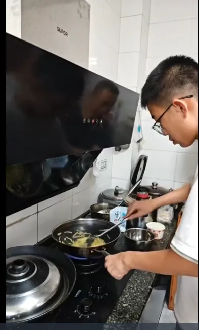 青樟鉴行|潼南中学初三年级国庆德育实践作品-第39张图片-四季读书网