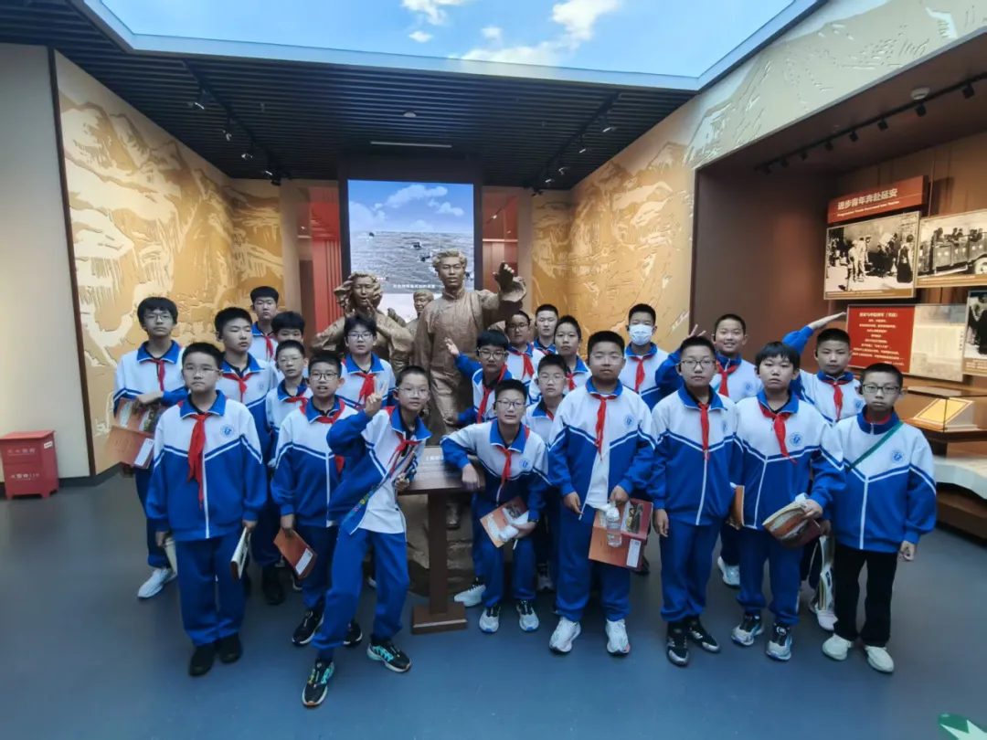 初一1班学生赴中国人民抗日战争纪念馆参加“博识铸魂”活动小记-第15张图片-四季读书网
