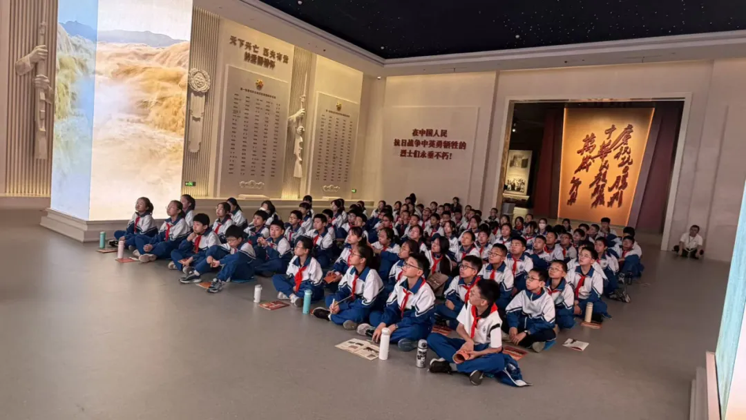 初一1班学生赴中国人民抗日战争纪念馆参加“博识铸魂”活动小记-第17张图片-四季读书网