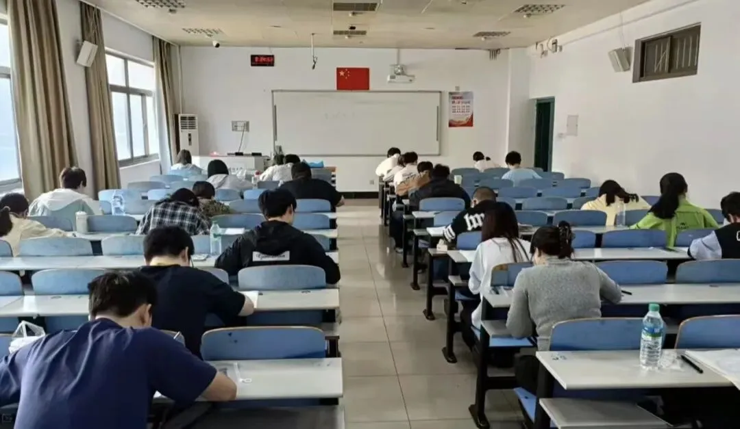 活动资讯 | 我校“2027年公务员模拟考试”活动圆满结束-第8张图片-四季读书网 活动资讯 | 我校“2027年公务员模拟考试”活动圆满结束-第8张图片-四季读书网