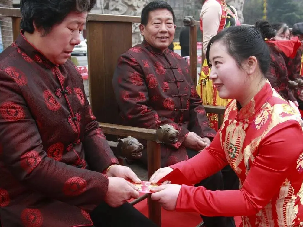 我今年 59 岁,大年初二夜里,醉酒女婿一把将我扑倒,女儿在一旁笑出声-第3张图片-四季读书网